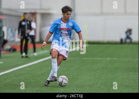 Giorgia Tudisco (23) Pomigliano Calcio Femminile contrôle du ballon pendant le match italien de football Seria A Women 2021/2022 entre Pomigliano Femminile vs Milan Women on 14 novembre 2021 au stade Ugo Gobbato à Pomigliano Italie (photo de Salvatore Varo/LiveMedia/NurPhoto) Banque D'Images