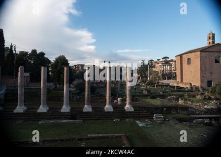 Vue du Forum romain de via dei Fori Imperiali, Rome, 14 novembre 2021. (Photo par Andrea Savorani Neri/NurPhoto) Banque D'Images