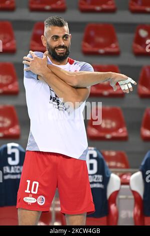 Giulio Sabbi #10 (Gioiella Prisma Taranto) pendant le Volleyball Italien Serie A Men SuperLeague Championship Cucine Lube Civitanova vs Prisma Taranto sur 18 novembre 2021 au Forum Eurosuole de Civitanova Marche, Italie (photo de Roberto Bartomeoli/LiveMedia/Nursephoto) Banque D'Images