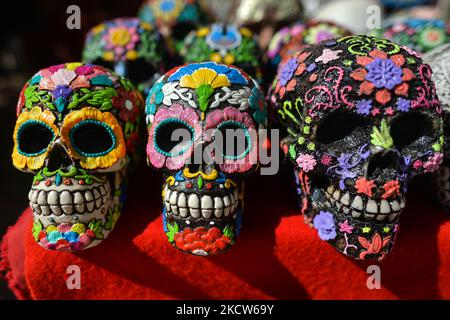 Boutiques de souvenirs près de l'entrée du site archéologique de Chichen Itza. Mercredi, 17 novembre 2021, à Chichen Itza, Yucatan, Mexique. (Photo par Artur Widak/NurPhoto) Banque D'Images