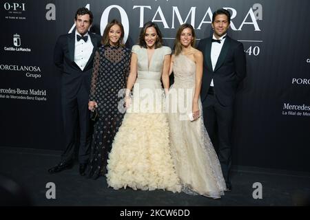 Tamara Falco, Iñigo Onieva, Isabel Preysler, Ana Boyer et Fernando Verdasco Tamara Falco, Iñigo Onieva, Isabel Preysler, Ana Boyer et Fernando Verdasco Tamara Falco lors de son anniversaire de 40th la fête Tamara Falco qui a eu lieu au Palais Santoña de Madrid 19 novembre 2021 Espagne (photo d'Oscar Gonzalez/Nuraz) Banque D'Images