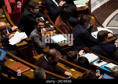 Gabriel Attal, porte-parole du gouvernement, lors de la séance de questions au gouvernement à l'Assemblée nationale, à Paris, le 23 novembre 2021. (Photo par Andrea Savorani Neri/NurPhoto) Banque D'Images