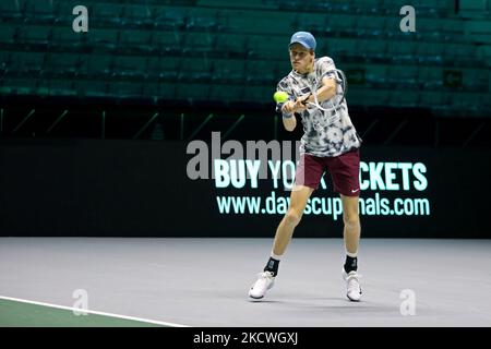 Yannik sinner (Italie) lors de la finale de la coupe Davis internationale de tennis 2021 - entraînement sur 24 novembre 2021 à la Pala Alpitour à Turin, Italie (photo par Claudio Benedetto/LiveMedia/NurPhoto) Banque D'Images