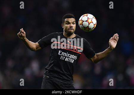 Junior Messias de Milan contrôle le ballon lors du match de l'UEFA Champions League groupe B entre l'Atlético Madrid et l'AC Milan à Wanda Metropolitano sur 24 novembre 2021 à Madrid, Espagne. (Photo de Jose Breton/Pics action/NurPhoto) Banque D'Images