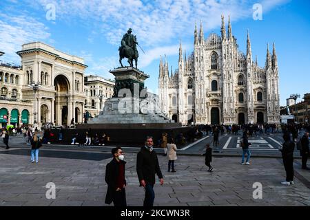 Vue générale de la Piazza del Duomo à Milan, Italie sur 26 novembre 2021. (Photo de Jakub Porzycki/NurPhoto) Banque D'Images