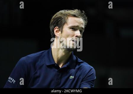 Daniil Medvedev de Russie en action pendant la finale de la coupe Davis 2021, Groupe A, match de tennis joué entre l'Espagne et la Russie à l'aréna de Madrid pabilion sur 28 novembre 2021, à Madrid, Espagne. (Photo par Oscar Gonzalez/NurPhoto) Banque D'Images