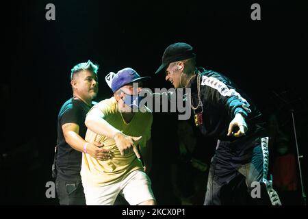 Le chanteur et compositeur argentin Elian Valenzuela, connu professionnellement sous le nom de L-Gante Keloke, se produit lors d'un spectacle à Buenos Aires, en Argentine, 29 novembre 2021. (Photo de Matías Baglietto/NurPhoto) Banque D'Images