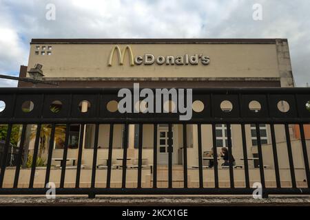 Restaurant McDonalds sur le Paseo de Montejo, une avenue notable de Mérida. Mardi, 30 novembre 2021, à Mérida, Yucatan, Mexique. (Photo par Artur Widak/NurPhoto) Banque D'Images