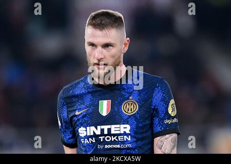 Milan Skriniar du FC Internazionale regarde pendant la série Un match entre AS Roma et FC Internazionale Calcio au Stadio Olimpico, Rome, Italie, le 4 décembre 2021. (Photo de Giuseppe Maffia/NurPhoto) Banque D'Images