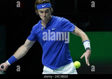 Andrey Rublev de Russie en action dans le match contre Borna Gojo de Croatie lors de la finale de la coupe Davis entre la Fédération russe de tennis et la Croatie au pavillon de l'Arena de Madrid sur 05 décembre 2021 à Madrid, Espagne (photo d'Oscar Gonzalez/NurPhoto) Banque D'Images