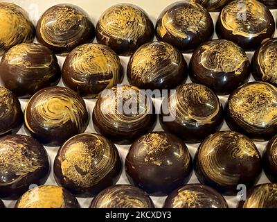 Truffes au chocolat belge 'egnog' dans un magasin de sucreries à Unionville, Ontario, Canada, on 04 décembre 2021. (Photo de Creative Touch Imaging Ltd./NurPhoto) Banque D'Images