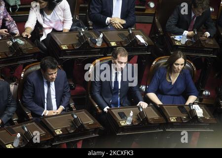 Les députés Facundo Manes, Diego Santilli et Maria Eugenia Vidal sont vus dans le congrès de l'Argentine pendant le serment d'exercice pendant quatre ans, à Buenos Aires, Argentine 7 décembre 2021. (Photo de Matías Baglietto/NurPhoto) Banque D'Images