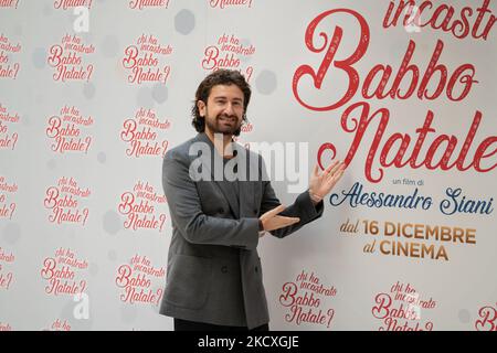 Alessandro Siani assiste au photocall du film 'Chi Ha Incastrato Babbo natale?' À l'hôtel Visconti sur 09 décembre 2021 à Rome, Italie. (Photo par Luca Carlino/NurPhoto) Banque D'Images