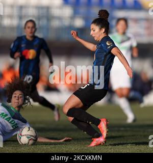 Ghoutia Karsouni (FC Internazionale) marque le premier but de son partenaire lors du match de football italien Serie A Women Inter - FC Internazionale vs US Sassuolo sur 11 décembre 2021 au Suning Center de Milan, Italie (photo de Francesco Scaccianoce/LiveMedia/NurPhoto) Banque D'Images