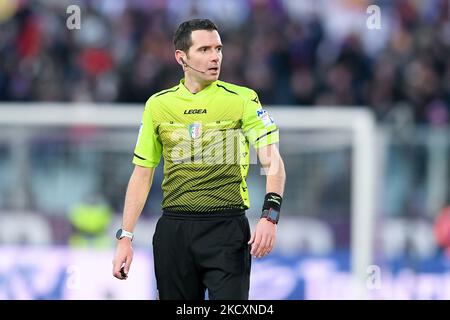 Arbitre du match Davide Ghersini regarde pendant la série Un match entre ACF Fiorentina et US Salernitana 1919 au Stadio Artemio Franchi, Florence, Italie, le 11 décembre 2021. (Photo de Giuseppe Maffia/NurPhoto) Banque D'Images