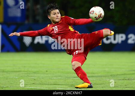 Nguyen Quang Hai du Vietnam en action pendant le match du groupe B de la coupe Suzuki AFF 2020 entre le Vietnam et la Malaisie au stade Bishan sur 12 décembre 2021 à Singapour. (Photo de Suhaimi Abdullah/NurPhoto) Banque D'Images