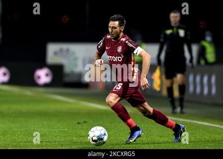 Mario Camora en action pendant la Roumanie Liga1: CFR Cluj 1-0 CS Mioveni disputé sur le stade Dr Constantin Radulescu, Cluj-Napoca, 12 décembre 2021 (photo de Flaviu Buboi/NurPhoto) Banque D'Images