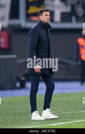 Thiago Motta Manager de Spezia Calcio regarde pendant la série Un match entre AS Roma et Spezia Calcio au Stadio Olimpico, Rome, Italie, le 13 décembre 2021. (Photo de Giuseppe Maffia/NurPhoto) Banque D'Images