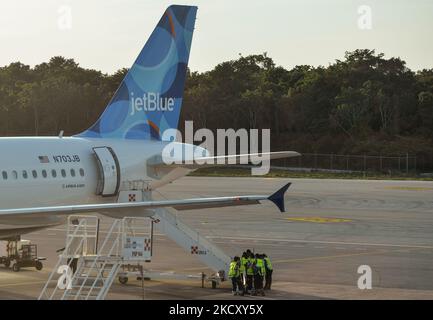 Vol JetBlue Airway vu à l'aéroport international de Cancun. Mercredi, 08 décembre 2021, à l'aéroport international de Cancun, Cancun, Quintana Roo, Mexique. (Photo par Artur Widak/NurPhoto) Banque D'Images