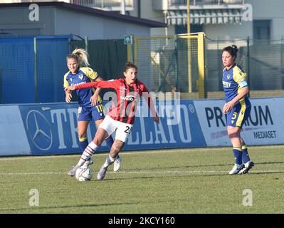 Miriam Longo (Milan) pendant le match de football féminin italien Coppa Italia Hellas Verona vs AC Milan on 17 décembre 2021 au stade Sinergy de Vérone, Italie (photo de Giancarlo Dalla Riva/LiveMedia/NurPhoto) Banque D'Images