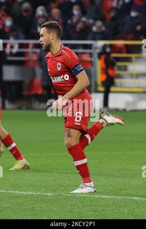 Birger Verstraete #6 d'Anvers pendant le match Europa League entre l'équipe belge de football Royal Antwerp FC et l'équipe grecque de football Olympiacos Pireaus FC, dans le groupe D de la scène du groupe UEFA Europa League. Stade Bosuilstadion à Anvers, Belgique sur 9 décembre 2021 (photo de Nicolas Economou/NurPhoto) Banque D'Images