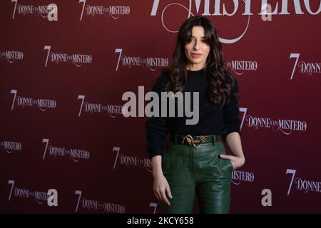 Sabrina Impacciatore assiste au photocall du film '7 donne E un Mistero' au cinéma Adriano on 15 décembre 2021 à Rome, Italie. (Photo par Luca Carlino/NurPhoto) Banque D'Images