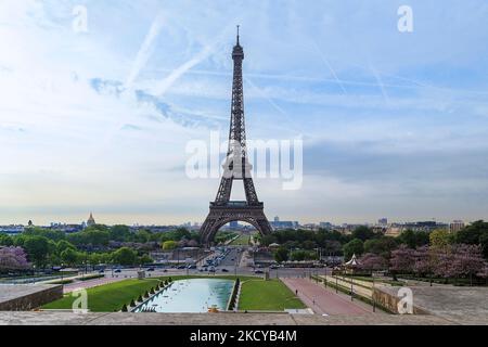 De la terrasse d'observation sur la place du Trocadéro offre une vue imprenable sur la Tour Eiffel 12 mai 2015 à Paris, France. Banque D'Images