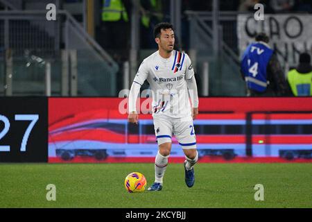 Maya Yoshida (UC Sampdoria) lors de la Ligue italienne de football Un match de 2021/2022 entre AS Roma contre UC Sampdoria au stade Olimpic à Rome le 22 décembre 2021. (Photo de Fabrizio Corradetti/LiveMedia/NurPhoto) Banque D'Images