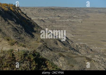 Horseshoe Canyon et les badlands environnants situés à l'ouest de la ville de Drumheller, le long de l'autoroute 9. Le mardi 28 septembre 2021, à Drumheller, Alberta, Canada. (Photo par Artur Widak/NurPhoto) Banque D'Images