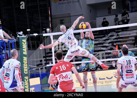 Riccardo Sbertoli (ITAS Trentin) pendant le volley-ball Championnat italien de superligue de Serie A Men ITAS Trentin contre Sir Safety Conad Perugia sur 02 janvier 2022 à l'arène du Groupe BLM à Trento, Italie (photo par Lorena Bonapace/LiveMedia/NurPhoto) Banque D'Images