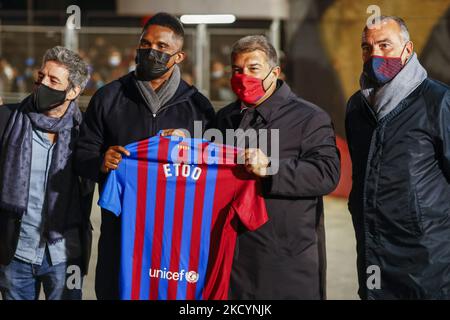 Samuel ETO'o ancien joueur du FC Barcelone avec Joan Laporta Présidente du FC Barcelone lors du match de la Liga Santander entre le RCD Mallorca et le FC Barcelone au stade son Moix sur 02 janvier 2022 à Majorque, Espagne. (Photo par Xavier Bonilla/NurPhoto) Banque D'Images