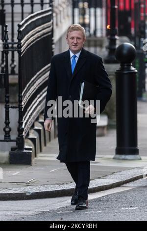 LONDRES, ROYAUME-UNI - le 05 JANVIER 2022 : le ministre sans portefeuille et coprésident du Parti conservateur, Oliver Dowden, arrive à Downing Street, dans le centre de Londres, pour assister à la réunion du Cabinet sur 05 janvier 2022, à Londres, en Angleterre. Les ministres du gouvernement devraient revoir les mesures du plan B introduites en décembre, mais aucune restriction plus stricte n'est prévue, car le nombre quotidien d'infections à Covid-19 a atteint un nombre record de 218 724 cas hier, Le NHS subit une pression importante en raison des absences du personnel et de l'augmentation du nombre de patients due à la très grande transmissib Banque D'Images