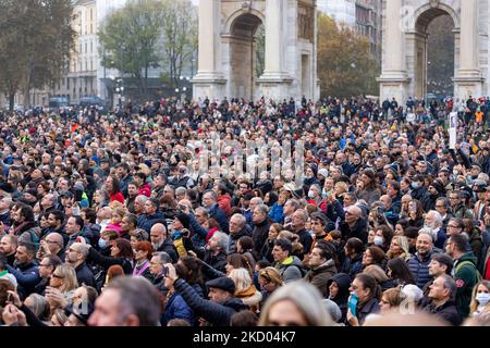 Robert F. Kennedy Jr. Assiste à la manifestation No Green Pass à Arco Della Pace sur 13 novembre 2021 à Milan, en Italie. (Photo par Alessandro Bremec/NurPhoto) Banque D'Images