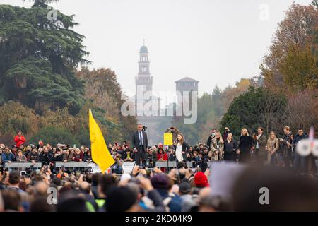Robert F. Kennedy Jr. Assiste à la manifestation No Green Pass à Arco Della Pace sur 13 novembre 2021 à Milan, en Italie. (Photo par Alessandro Bremec/NurPhoto) Banque D'Images