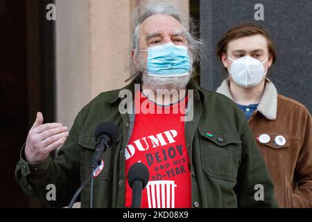 Dennis O’Neil, un employé retraité du Service postal des États-Unis de New York, prend la parole lors d’une manifestation à l’extérieur du siège de l’USPS à Washington, D.C., sur 12 janvier 2022 pour exhorter le Conseil des gouverneurs des postes à retirer le maître de poste Louis Dejoy, Affirmant que ses actions à l'agence nuisent au pays et entravent la capacité d'organiser des élections libres et équitables (photo de Bryan Olin Dozier/NurPhoto) Banque D'Images