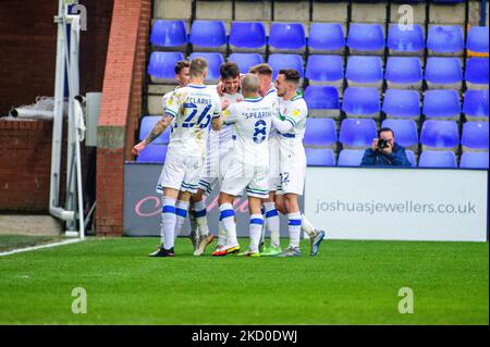 Charlie Jolley, de Tranmere Rovers FC, fête son deuxième but avec ses coéquipiers lors du match de Sky Bet League 2 entre Tranmere Rovers et Rochdale à Prenton Park, Birkenhead, le samedi 15th janvier 2022. (Photo de Ian Charles/MI News/NurPhoto) Banque D'Images