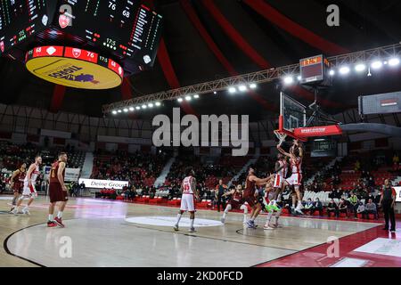 Vue générale à l'intérieur de l'arène Enerxenia pendant le basket italien LBA Lega basket Un match de saison régulière 2021/22 entre OpenJobMetis Varese et Umana Reyer Venezia à l'arène Enerxenia, Varèse, Italie sur 15 janvier 2022 (photo de Fabrizio Carabelli/LiveMedia/NurPhoto) Banque D'Images