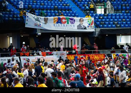 Partisans lors d'un événement pour la présentation des candidats au congrès dans l'alliance politique appelée 'PACTO Historico', à Bogota, Colombie sur 19 janvier 2022. L'alliance politique dirigée par l'ancien sénateur et deuxième coureur du président Gustavo Petro cherche une tolérance de 0 à la violence si elle est élue. (Photo par Sebastian Barros/NurPhoto) Banque D'Images