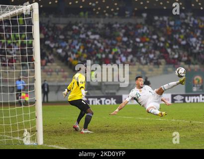 Ramy Bensebaini d'Algérie pendant l'Algérie contre la Guinée équatoriale, coupe africaine des nations, au stade de Japoma sur 16 janvier 2022. (Photo par Ulrik Pedersen/NurPhoto) Banque D'Images