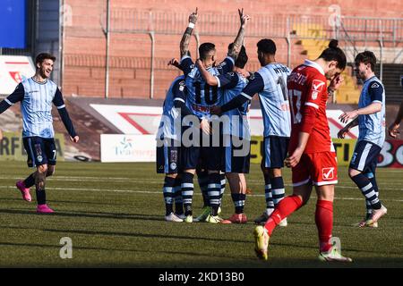 Jacopo Manconi (U. C. AlbinoLeffe) célèbre après avoir marquant le premier but de son équipe lors du match de football italien Serie C entre Mantova et UC AlbinoLeffe au stade Danilo Martelli à Mantova, en Italie, le 23 janvier 2022. (Photo de Michele Maraviglia/NurPhoto) Banque D'Images