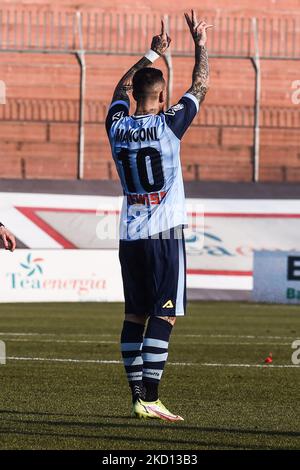 Jacopo Manconi (U. C. AlbinoLeffe) célèbre après avoir marquant le premier but de son équipe lors du match de football italien Serie C entre Mantova et UC AlbinoLeffe au stade Danilo Martelli à Mantova, en Italie, le 23 janvier 2022. (Photo de Michele Maraviglia/NurPhoto) Banque D'Images