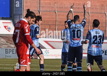 Jacopo Manconi (U. C. AlbinoLeffe) célèbre après avoir marquant le premier but de son équipe lors du match de football italien Serie C entre Mantova et UC AlbinoLeffe au stade Danilo Martelli à Mantova, en Italie, le 23 janvier 2022. (Photo de Michele Maraviglia/NurPhoto) Banque D'Images