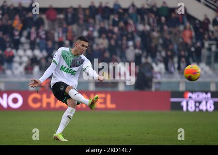 Mert Muldur des États-Unis Sassuolo lors du match de football de la série A entre le FC Torino et les États-Unis Sassuolo, au Stadio Olimpico Grande Torino, le 23 janvier 2022 à Turin, Italie (photo d'Alberto Gandolfo/NurPhoto) Banque D'Images