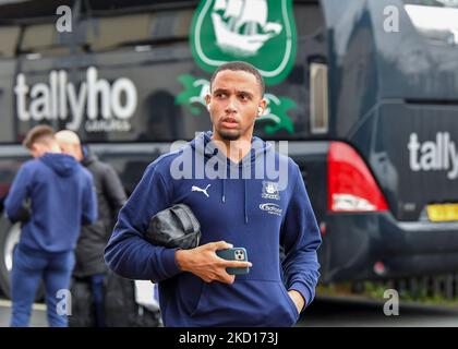 Cleethorpes, Royaume-Uni. 05th novembre 2022. Le défenseur de Plymouth Argyle Brendan Galloway (22) arrive lors de la coupe Emirates FA First Round Match Grimsby Town contre Plymouth Argyle à Blundell Park, Cleethorpes, Royaume-Uni, 5th novembre 2022 (photo de Stanley Kasala/News Images) à Cleethorpes, Royaume-Uni, le 11/5/2022. (Photo de Stanley Kasala/News Images/Sipa USA) crédit: SIPA USA/Alay Live News Banque D'Images