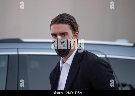 Le nouveau panneau de Juventus Dusan Vlahovic arrive à J Medical à Turin pour des visites médicales. En Italie, le 28 janvier 2022 (photo d'Alberto Gandolfo/NurPhoto) Banque D'Images