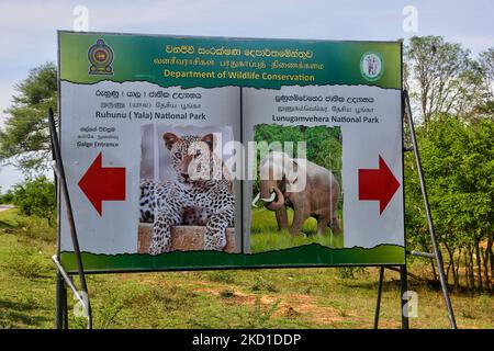 Panneau au parc national de Yala à Kataragama, Sri Lanka. Le parc national Yala est le plus ancien et le plus connu du Sri Lanka et a été désigné sanctuaire de la faune en 1900 et parc national en 1938. (Photo de Creative Touch Imaging Ltd./NurPhoto) Banque D'Images