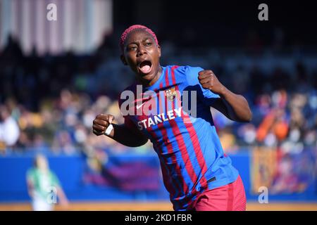 Asisat Oshoala célébration du but pendant le match entre Barcelone et Real Betis, correspondant à la semaine 19 de la Liga Iberdrola, joué au stade Johan Cruyff, à Barcelone, le 29th janvier 2022. (Photo de Noelia Deniz/Urbanandsport /NurPhoto) Banque D'Images