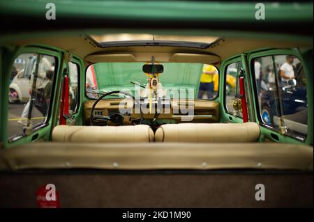 Un intérieur entièrement personnalisé de Renault 4 restauré lors du salon MCM 2022 de l'auto à Corferias à Bogota, Colombie sur 28 janvier et 29 2022. (Photo par Sebastian Barros/NurPhoto) Banque D'Images