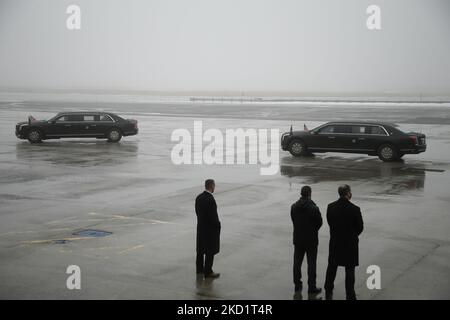 LE président AMÉRICAIN Joe Biden arrive sur Airforce One à l'aéroport john F. Kennedy pour discuter de la violence des armes à feu avec le maire de New York, Eric Adams, et le gouverneur de New York, Kathy Hochul, à propos de 3 février 2022, dans la ville de New York, USA.le Président discutera du financement nécessaire et des moyens de lutter contre la violence par les armes à feu dans toutes les grandes villes des États-Unis. Les sujets abordés comprendront la prévention de la violence et les programmes d'intervention communautaire. (Photo de John Lamparski/NurPhoto) Banque D'Images