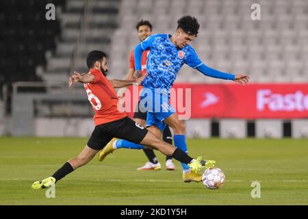 Edmilson Junior (10) d'Al Duhail sur le ballon pendant le match de la Ligue des étoiles du QNB entre Al Rayyan et Al Duhail sur 5 février 2022 au stade Jassim Bin Hamad à Doha, Qatar. (Photo de Simon Holmes/NurPhoto) Banque D'Images